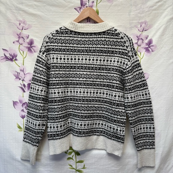 American Eagle Black And White Fair Isle Patterned Crew Neck Sweater - Picture 2 of 3